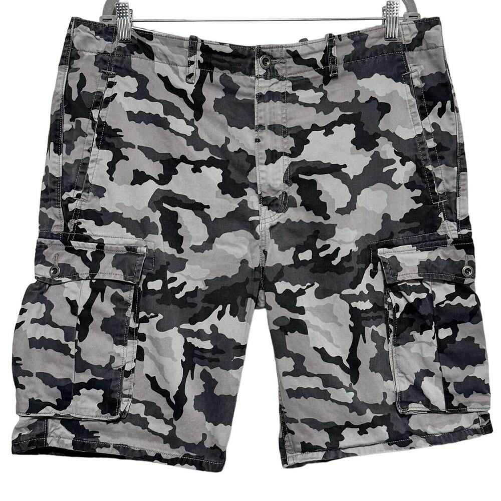 Levi’s Classic Cargo Utility Shorts Gray Black Camo Men’s Size 36 Gorpcore